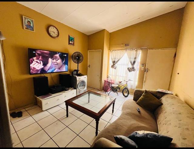 2 BEDROOM HOUSE FOR SALE IN BLOUBOSRAND